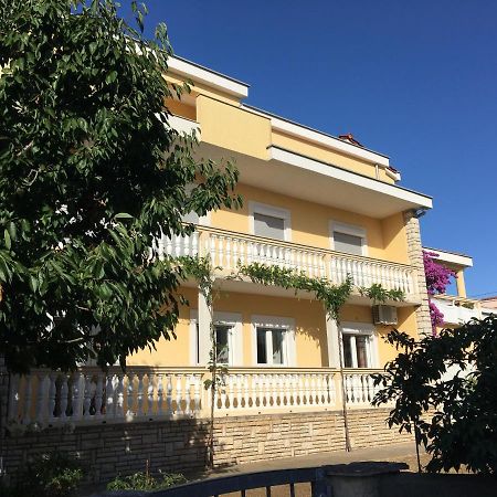 Apartmani Ljubica ザダル エクステリア 写真